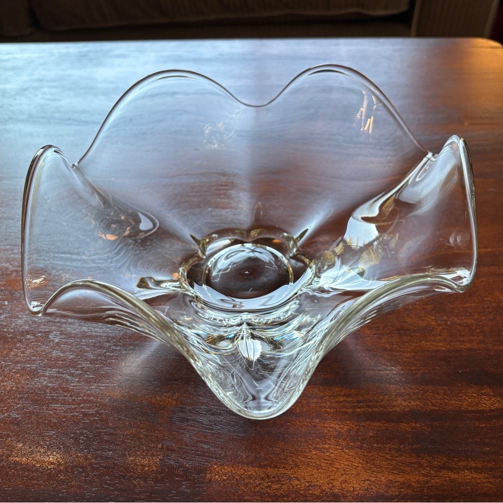 Duncan &Miller Canterbury Bowl Flower Shaped Scalloped Edge Serving Bowl